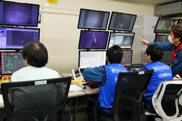 Nuclear fuel removed from crippled Japan plant