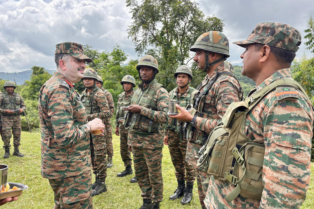 Spear Corps Commander reviews security in Manipur, engages with veterans and troops in Churachandpur