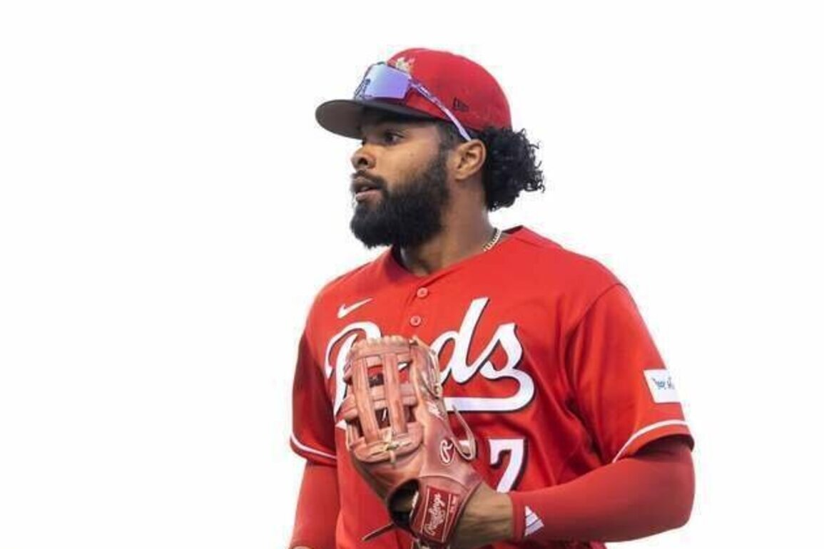 Marlins acquire OF Rece Hinds in trade with Reds