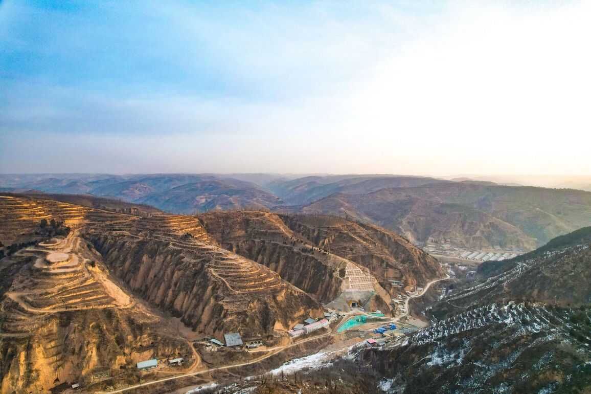 CHINA-SHAANXI-YAN'AN-YULIN HIGH-SPEED RAILWAY-TUNNEL-DRILL-THROUGH (CN)