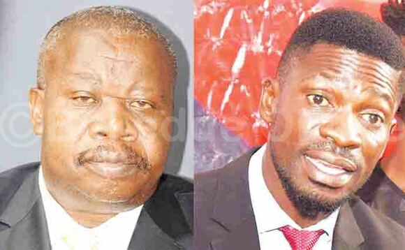 Kahinda Otafiire ku kkono ne Bobi Wine Kahinda Otafiire ku kkono ne Bobi Wine