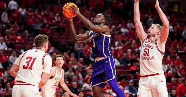 Washington , Oregon endure injury woes , losing streaks