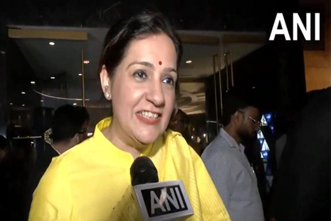"Talked about family matters, kept politics aside": Shiv Sena (UBT) MP Priyanka Chaturvedi after attending Congress dinner
