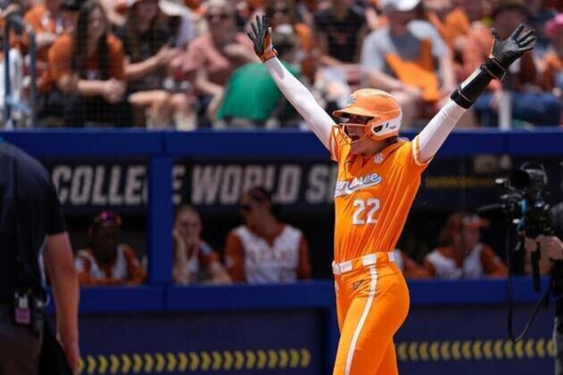 Tennessee rides Elsa Morrison HR, tames Texas bats