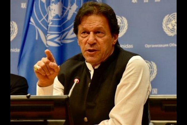 Lukewarm response on Kashmir from international community: Khan