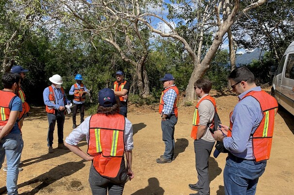 Trabalhadores da Vizsla no projeto de prata Panuco