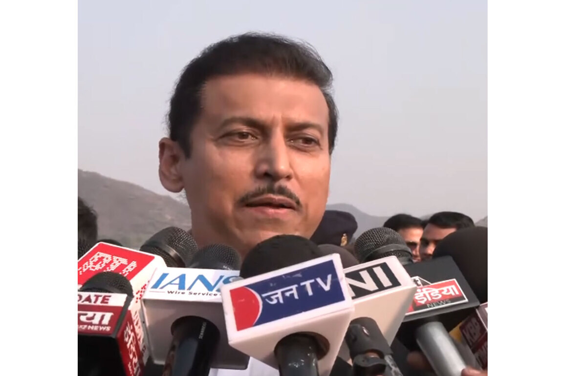Rajasthan Minister Rajyavardhan Singh Rathore hails IAF Suryakiran, Sarang show at Jal Mahal