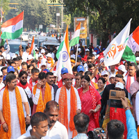 Sardar@150 Padyatra reaches Vadodara on day five; participants listen to Mann Ki Baat
