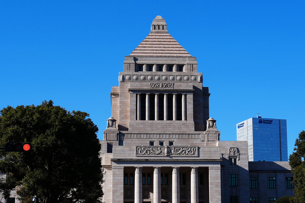 Photo Flash | Japanese PM informs ruling coalition officials of plans to dissolve lower house for snap election