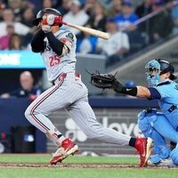 Twins tally seven times in third, even series with Blue Jays