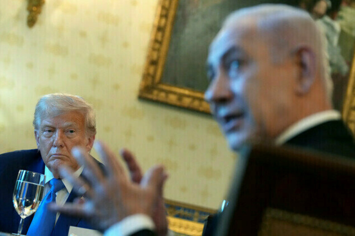 Trumps team sees Netanyahu as madman  Axios