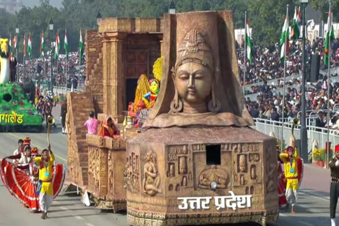 R-Day 2026: Uttar Pradesh tableau showcases Bundelkhand's heritage and modern vision at Kartavya Path