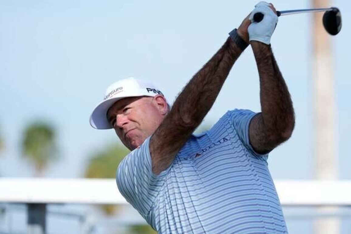 Stewart Cink carries over roll from 2025, wins season-opening Mitsubishi Electric