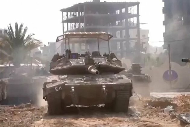 Israeli Tanks Besiege Gaza&#039;s Indonesian Hospital
