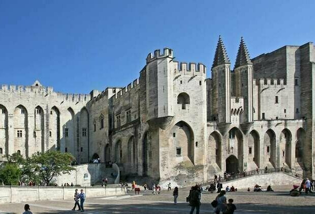 Butchers, bakers, candlestick-makers - and prostitutes: The women working behind the scenes in papal Avignon