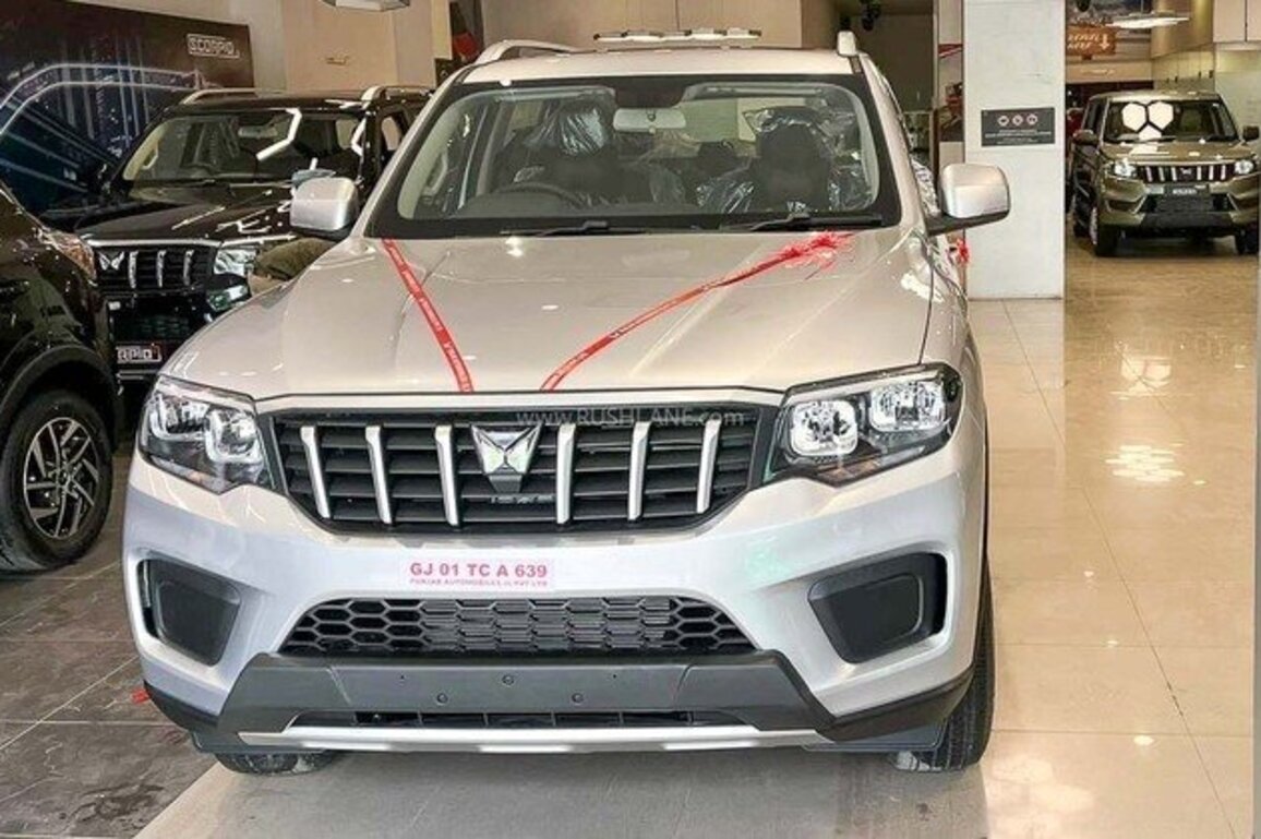 Mid-Size SUV Sales Oct 2025  Scorpio, XUV700, Harrier, XEV 9e