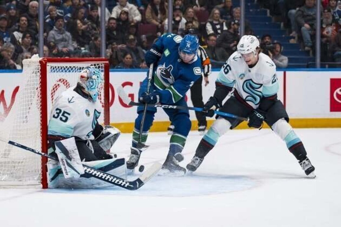 Matty Beniers, Kraken slip past Canucks in shootout