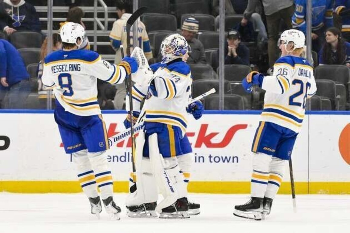 Sabres double up Blues for ninth straight victory