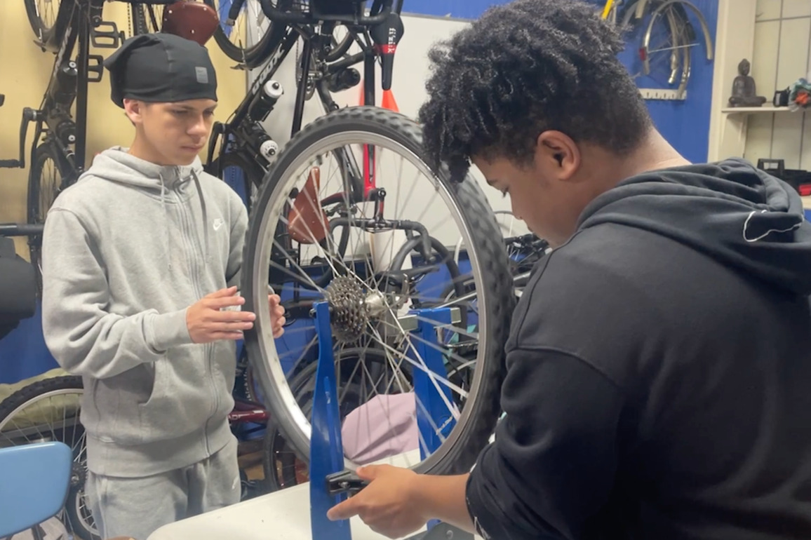 NYC teens biking to Boston for 2025 Youth Bike Summit - CBS New York