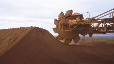 Fortescue warns of US$150M hydrogen hit amid record metal year