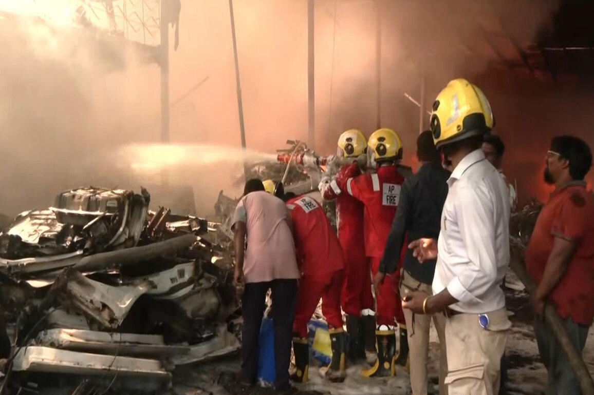 Andhra Pradesh: Fire breaks out at scrap shop in Vishakhapatnam, no casualty reported