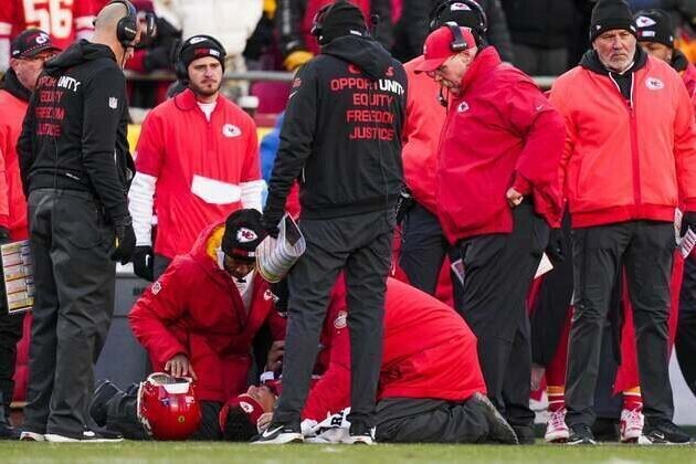 Chiefs confront missing Mahomes formation, try to turn page to Titans