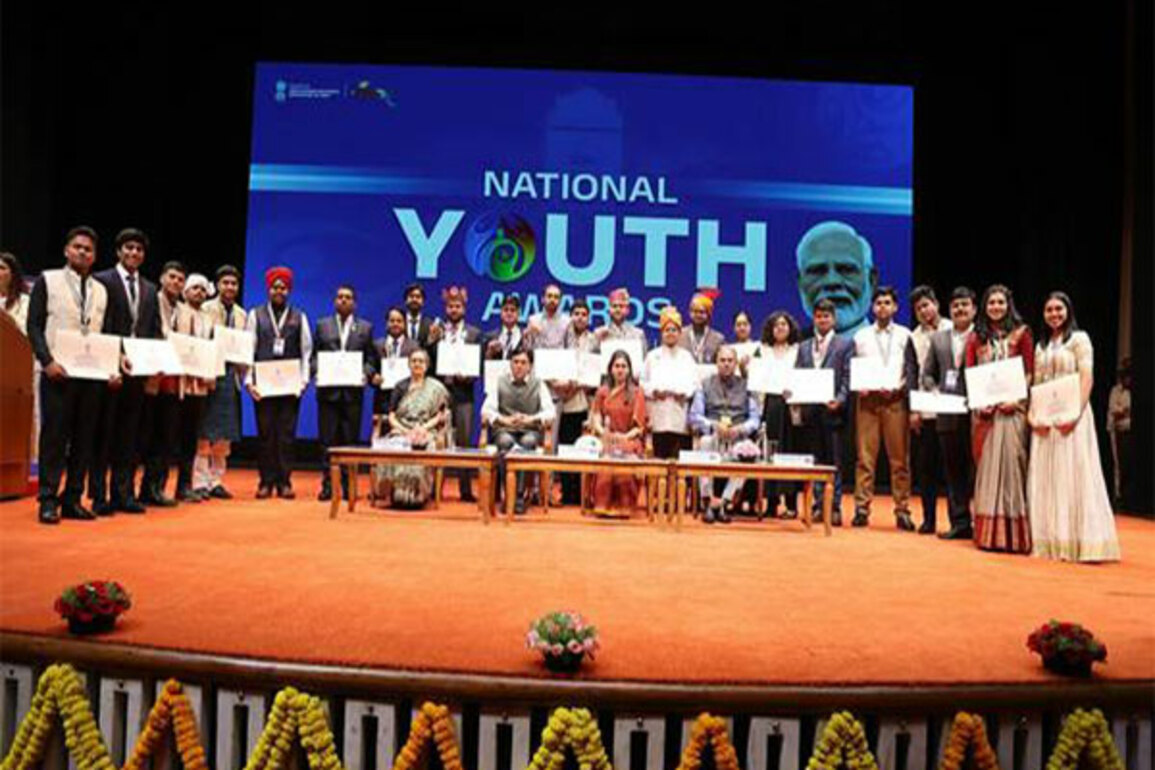 Union Minister Mansukh Mandaviya confers National Youth Awards and Viksit Bharat Youth Parliament Awards