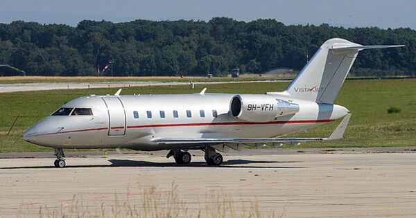 6 killed as business jet crashes in snowstorm during takeoff in Maine