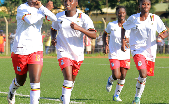 Abazannyi ba Uganda;Fauzia Najjemba, Cathy Nagadya, Juliet Nalukenge ne Shakira Nyinagahirwa nga basanyukira ggoolo gye baakubye Tanzania. Abazannyi ba Uganda;Fauzia Najjemba, Cathy Nagadya, Juliet Nalukenge ne Shakira Nyinagahirwa nga basanyukira ggoolo gye baakubye Tanzania.