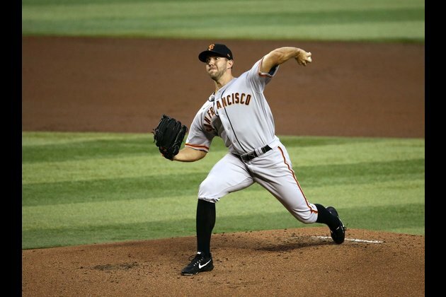 Giants meet D-backs looking to make playoff push