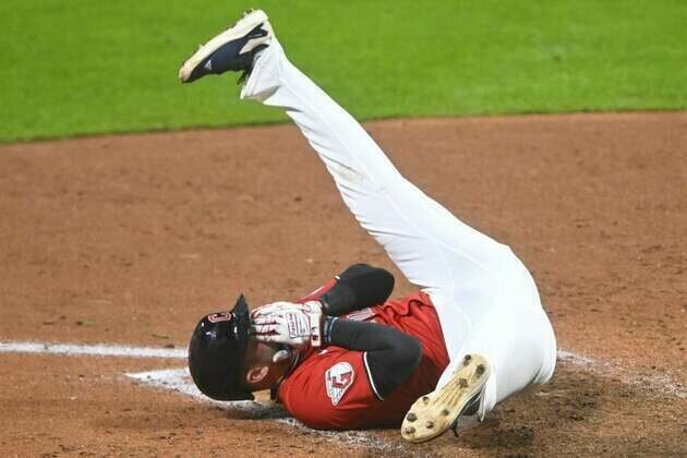Guardians' David Fry hit in face by pitch, carted off