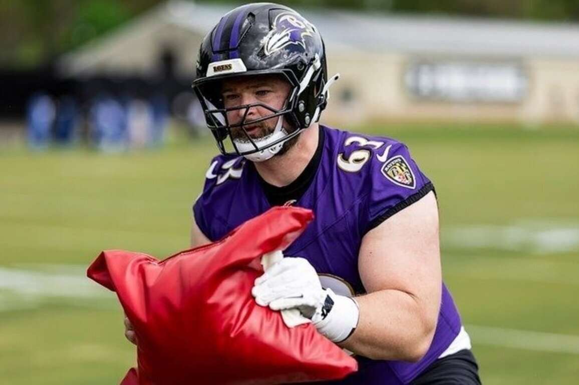 Eric DeCosta's Plan for Ravens' Starting Center Job