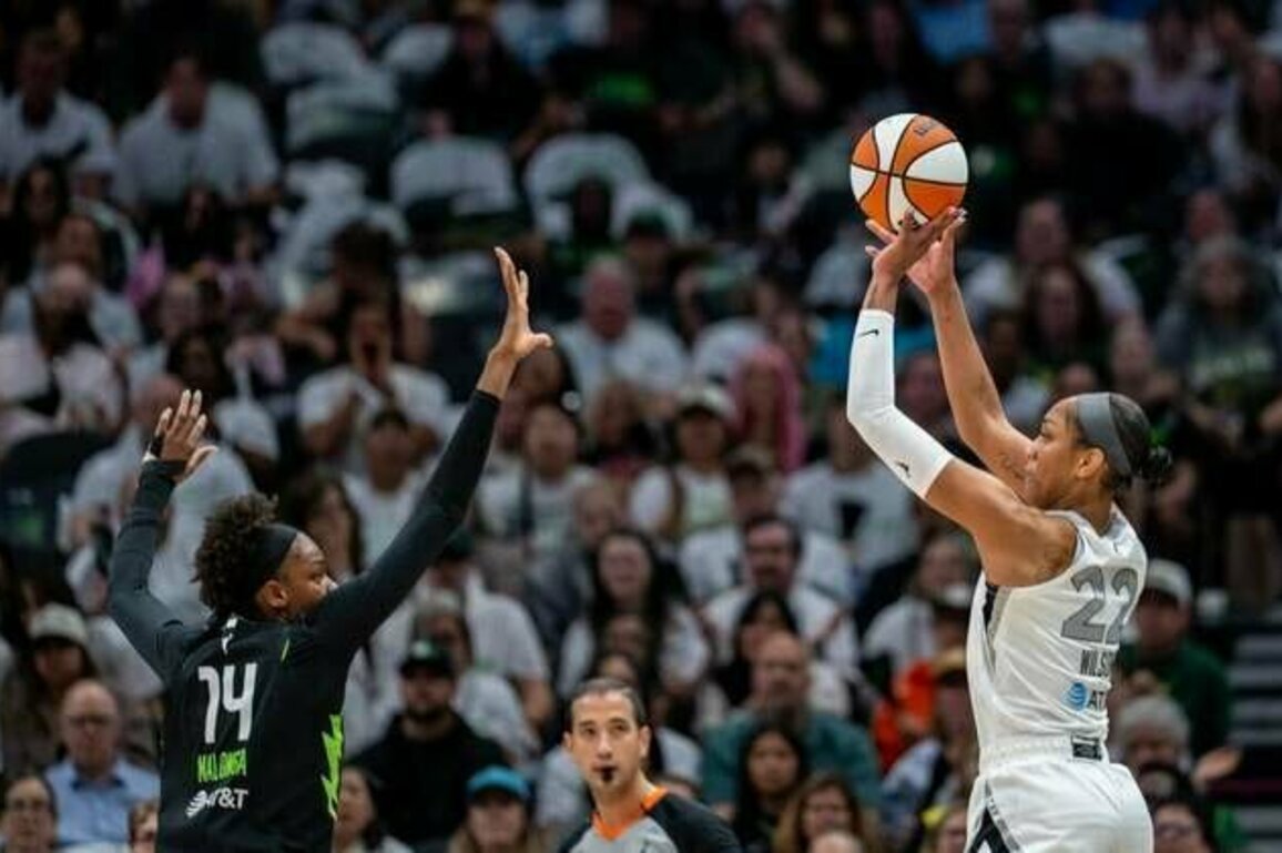 Furious late Storm rally stuns Aces, forces decider in opening series