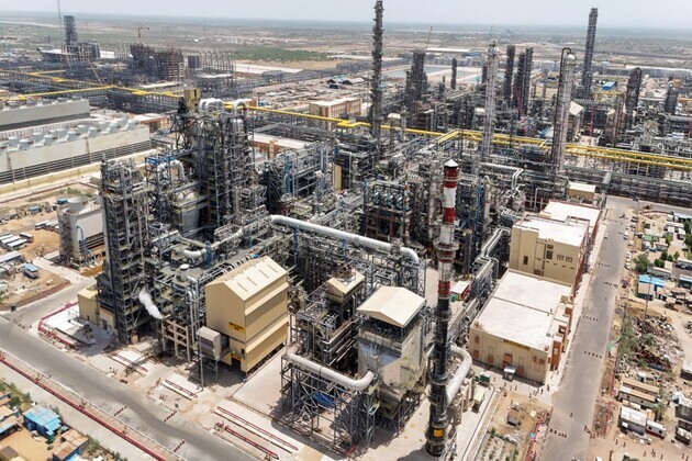 Elevated crude prices squeeze OMCs' retail fuel margins despite strong refining gains: Report