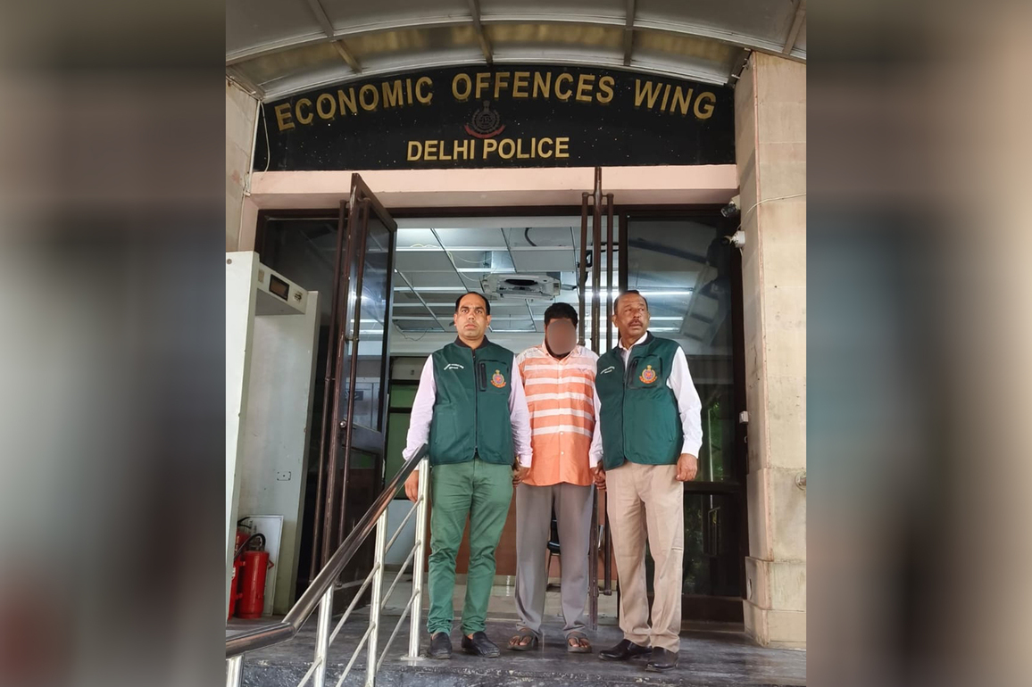 Delhi Police arrest former advocate in 100 crore ponzi scheme