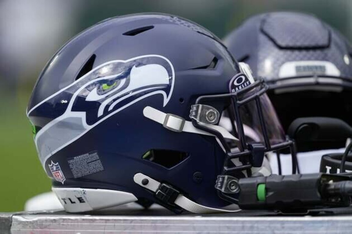 Klint Kubiak won't discuss Raiders, 'all in' with Seahawks
