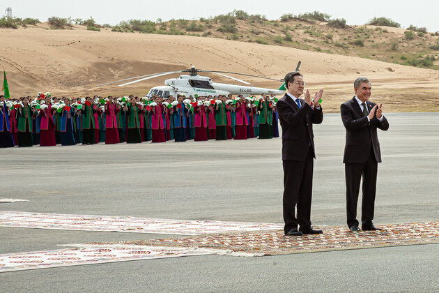 Turkmenistan, China launch expansion of giant gas field