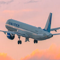 United Flight evacuates at LA after fire in wing forces it to return