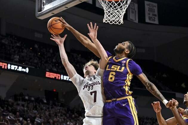 Rashaun Agee's double-double helps Texas A&M hold off LSU