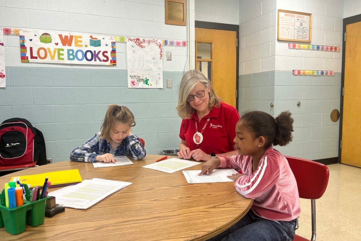 Reading Corps Brings High-Impact Tutoring to Wisconsin Schools   Urban Milwaukee