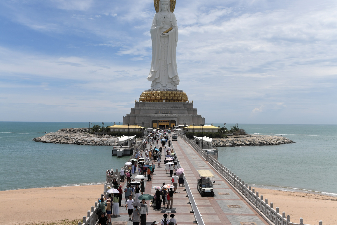 CHINA-HAINAN-SANYA-POST-TYPHOON KAJIKI-TOURISM-RECOVERY (CN)