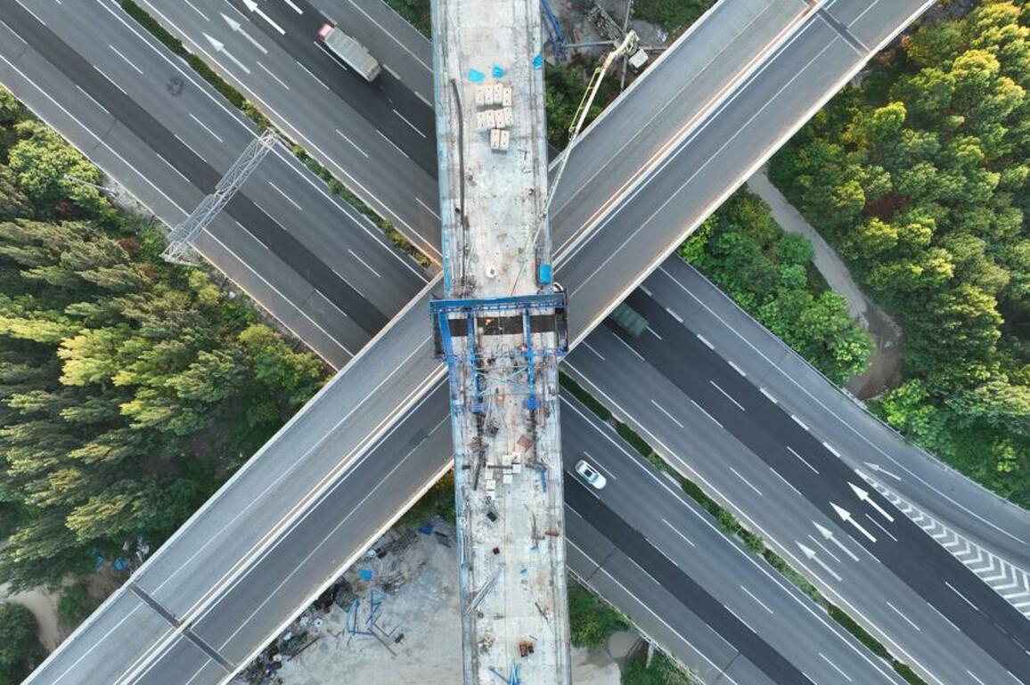 Landmark bridge section completed for major high-speed rail link in northern China