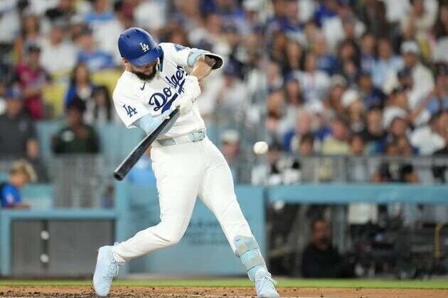 Edwin Diaz struggles again, but Dodgers hold off Brewers