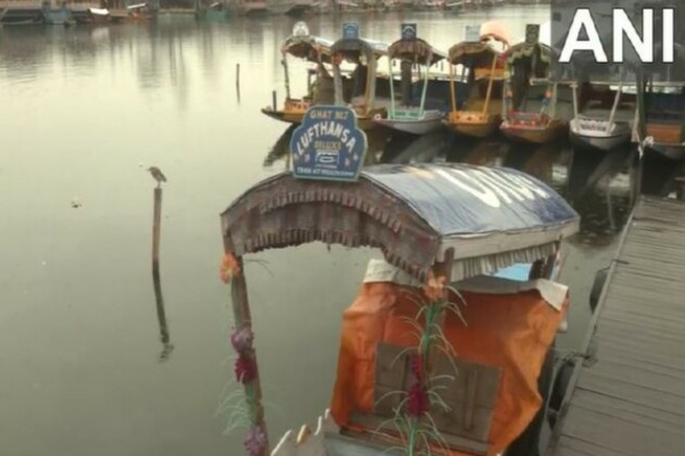 Jammu and Kashmir: Temperature drop as Srinagar receives fresh spell of rain