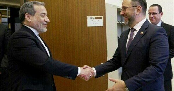 Iran Voices Support for Venezuela against US Threats