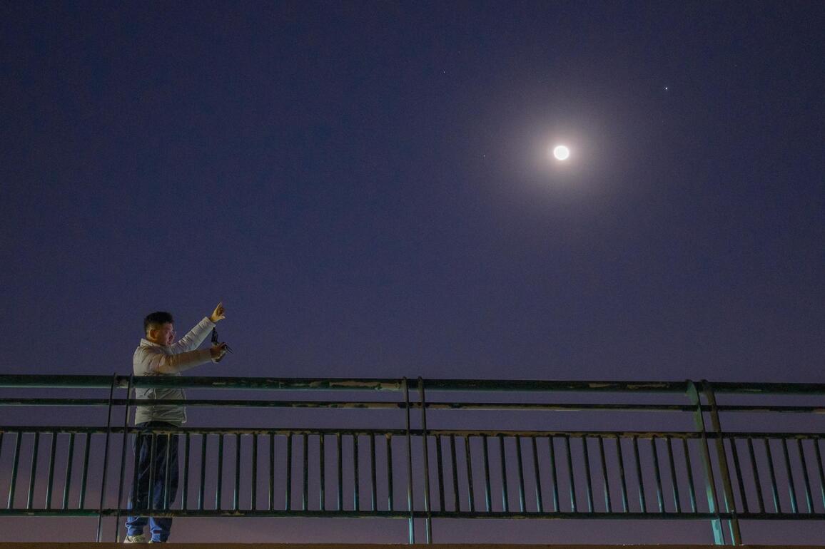 #CHINA-HEILONGJIANG-JUPITER AND WAXING GIBBOUS MOON (CN)