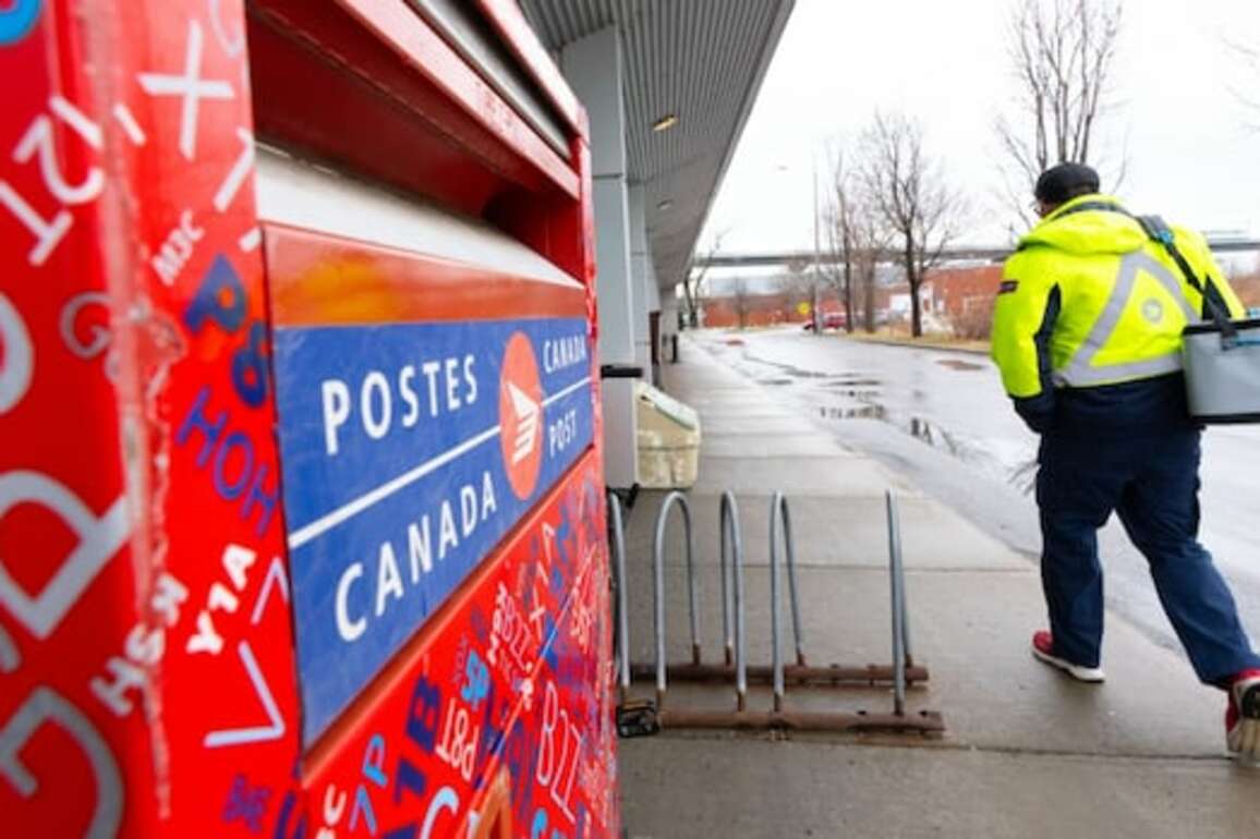Canada Post warns of service delays after union opts for overtime ban