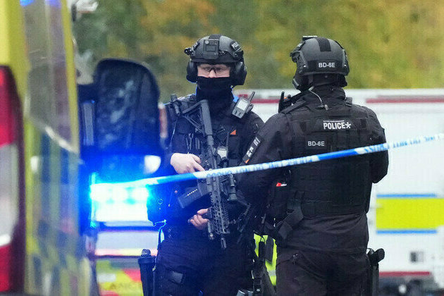 At least two killed in Manchester synagogue attack 