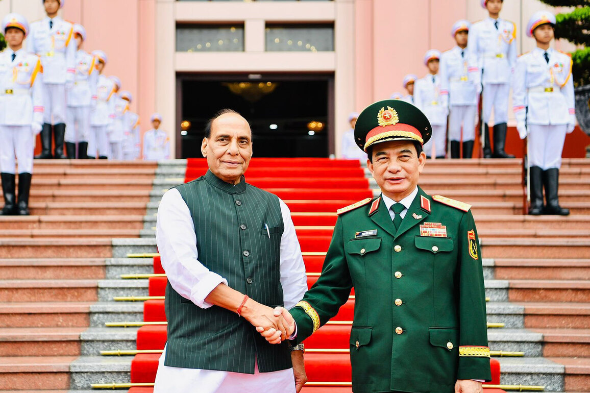 India, Vietnam reviews defence partnership, discuss further cooperation in maritime security