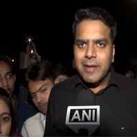 People stage protest at India Gate over SC's order to remove stray dogs from hospitals, schools, railways and bus stations